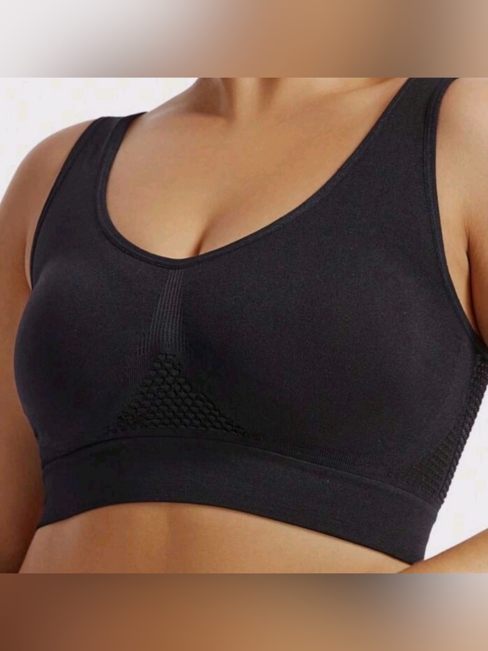 Black Seamless Sports Bra